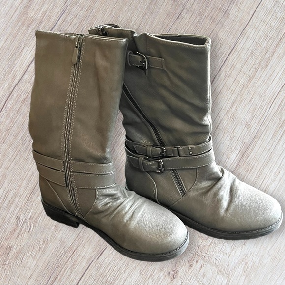🟢5/$25  Dream pairs Gray Boots 4 - Picture 5 of 16